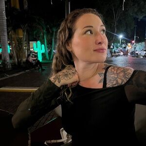 Meet your Posher, Avi